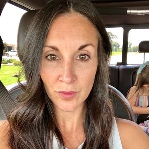 Meet your Posher, Holly